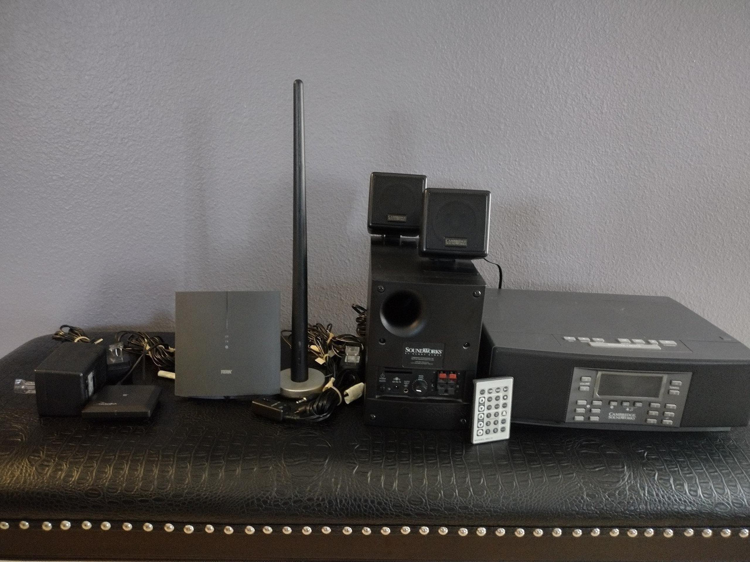 Cambridge SoundWorks "Bluetooth enabled" Model 88 CD home audio system.