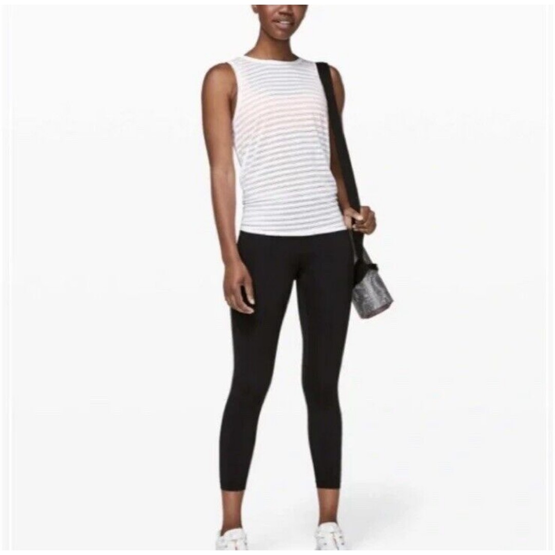 Lululemon Meet Halfway Tank in White Stripe Sz 8 Women’s Athletic Wear