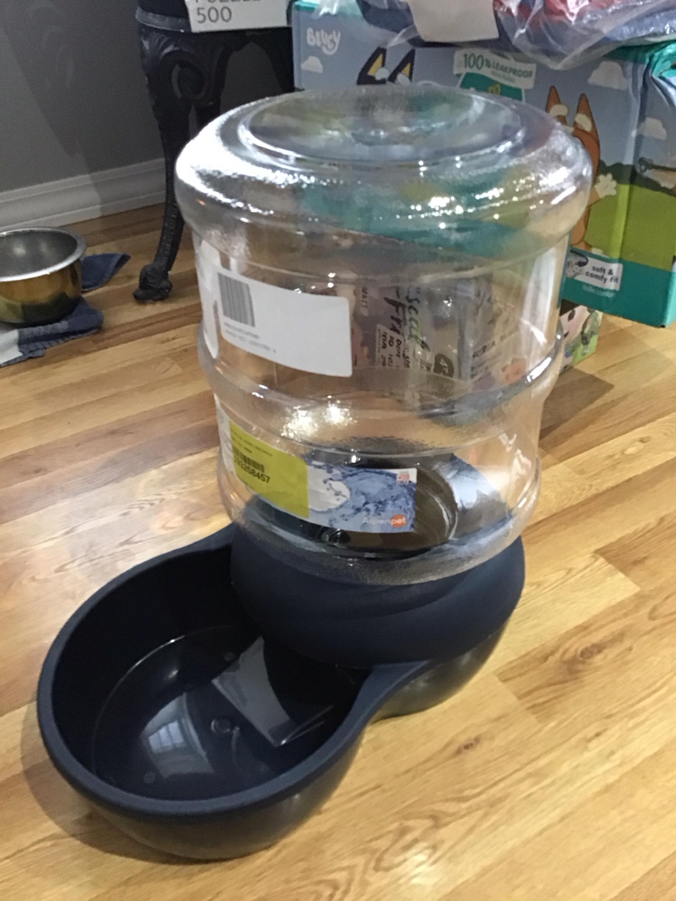 Aspen pet gravity waterer, Le bistro new, walmart, 4 gallon