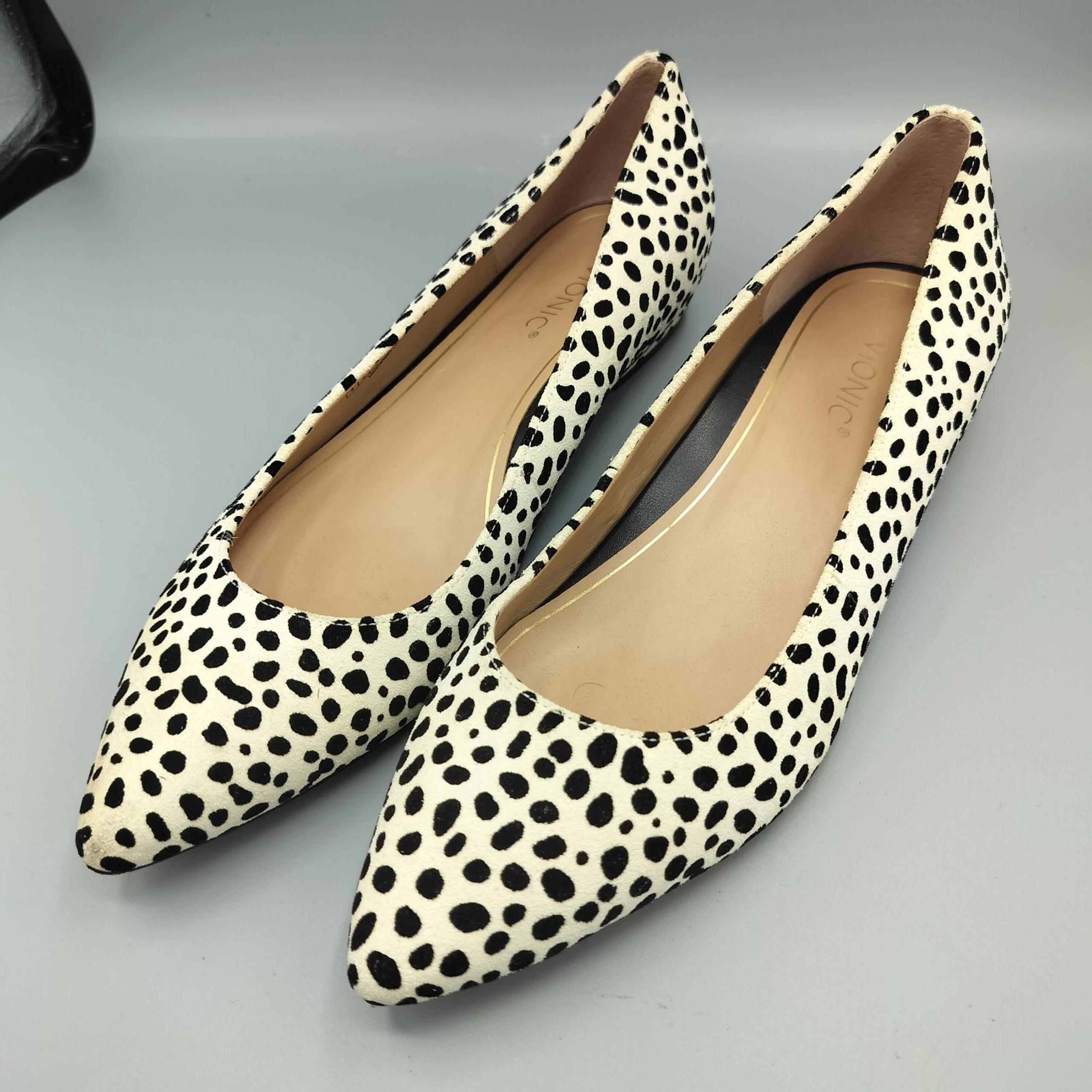 Vionic Womens Size 8 Shoes animal Print Point Toe Calf Hair.