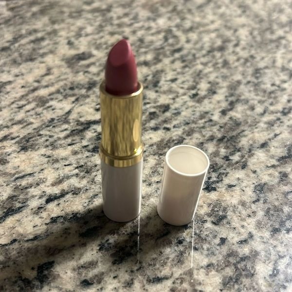ESTEE LAUDER Pure Color Long Lasting Lipstick, #61 Pink Parfait, Brand NEW