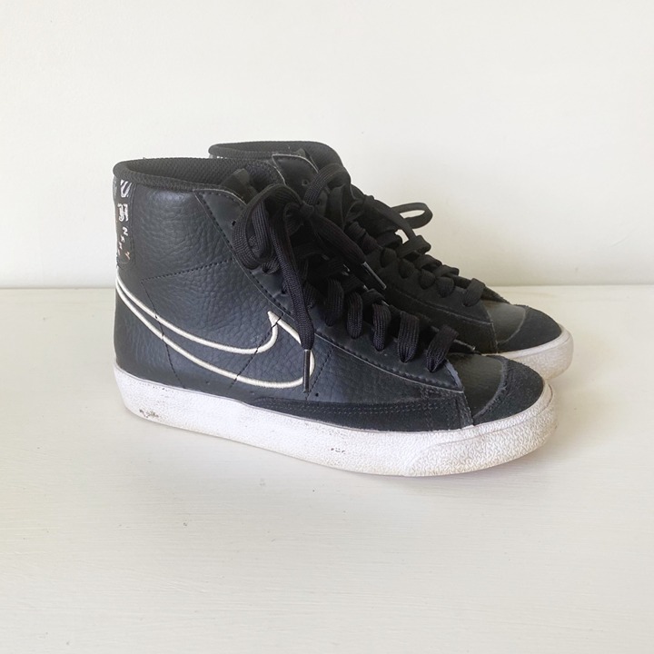 Nike Blazer Mid '77 SE GS 'Playful Fonts' DJ0265-001 Size 4 Youth / Women's 5.5