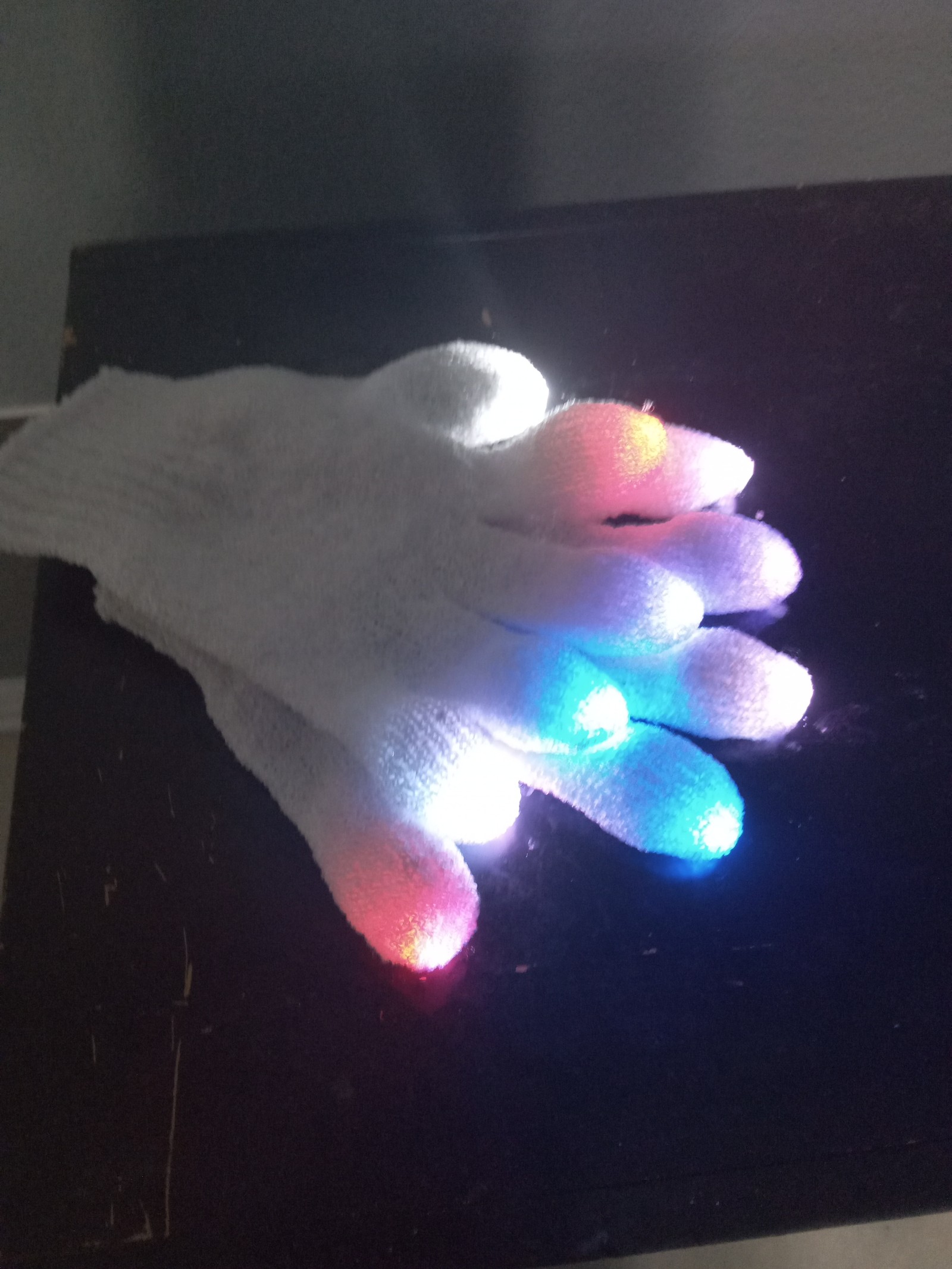 Gloves with lights