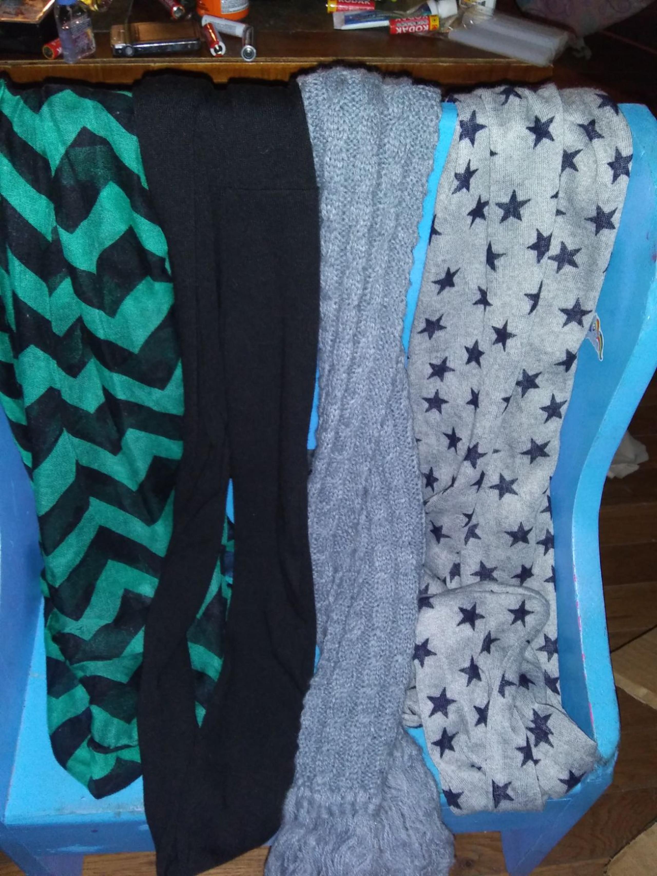 4 women's scarfs