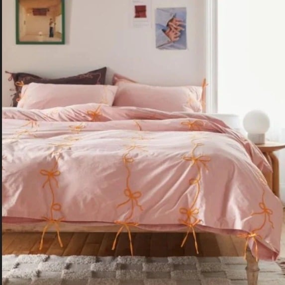 Urban Outfitters Lacey Bows Duvet Cover Color: Pink/ Orange Size: Full/Queen