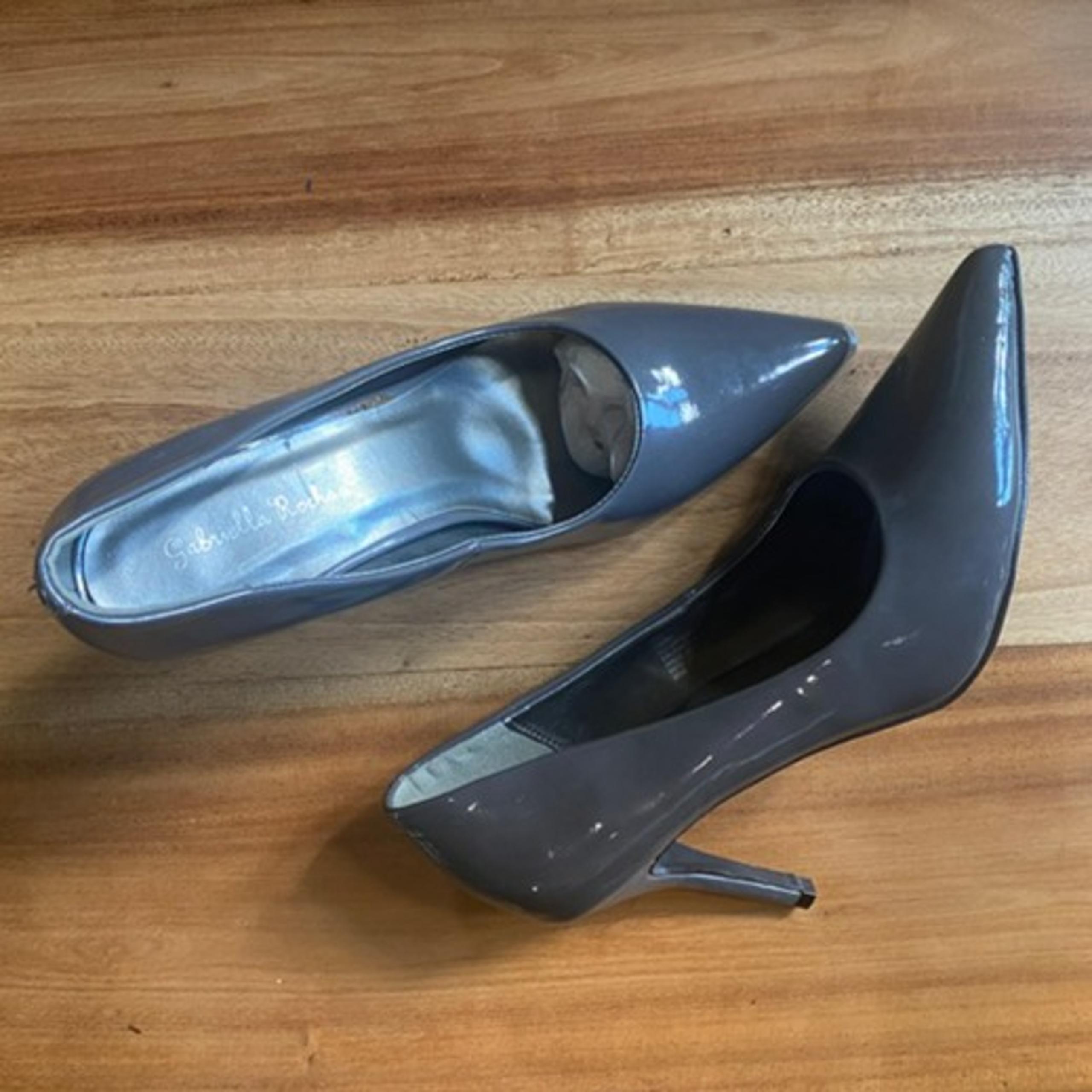 Gabriella Rocha Gray PU 3.5 in  Heels Point Toe Pump Women’s Sz 9.5 New No Box