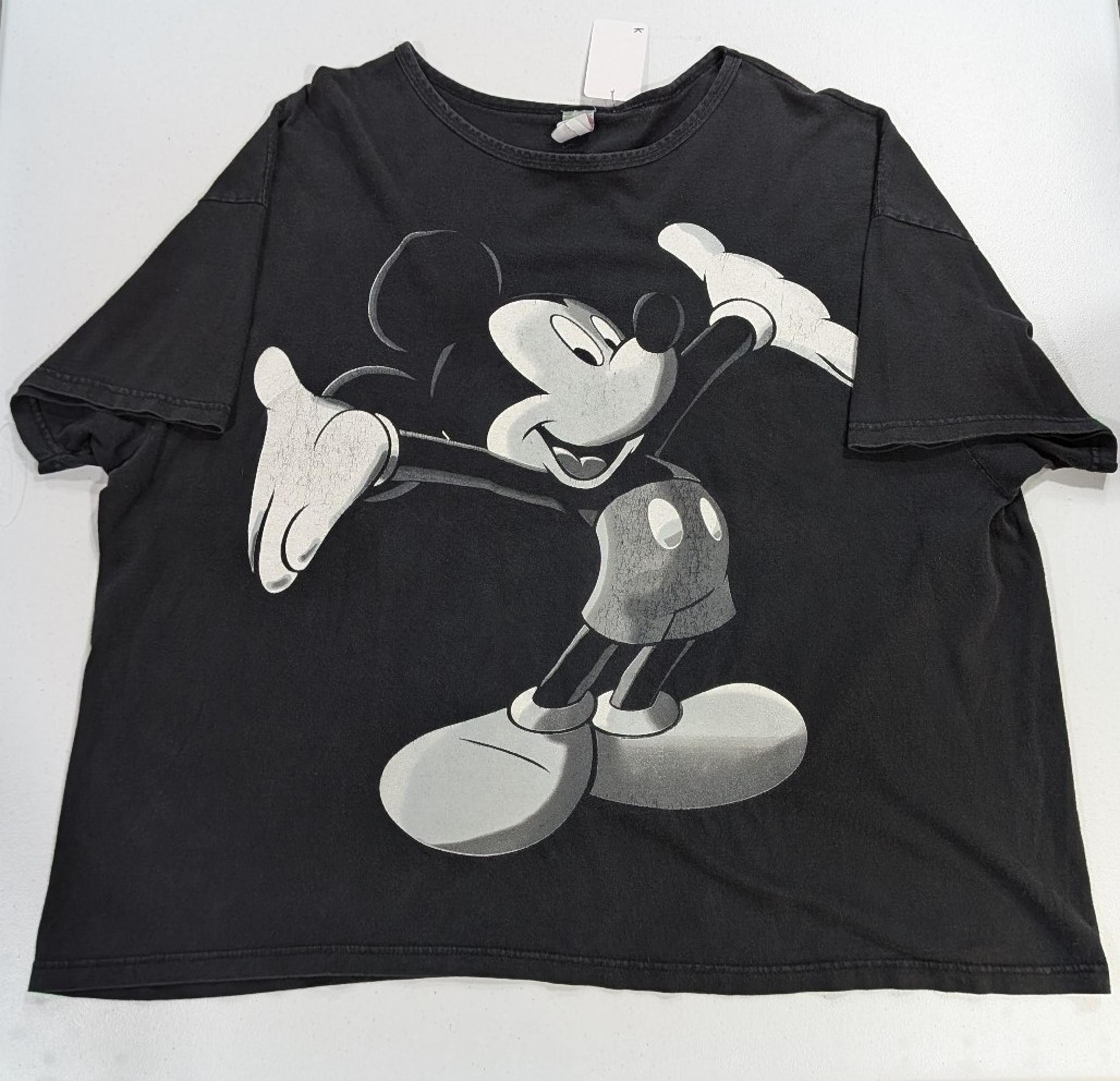 Vintage 90s Disney Black & White Mickey Mouse graphic tee