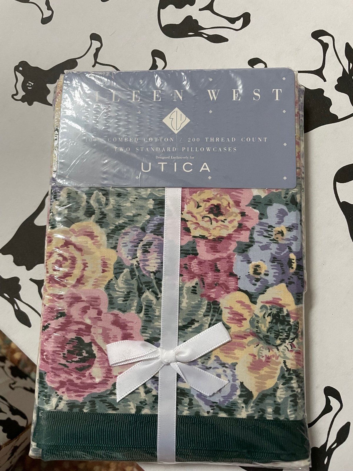 New in package: two standard pillowcases