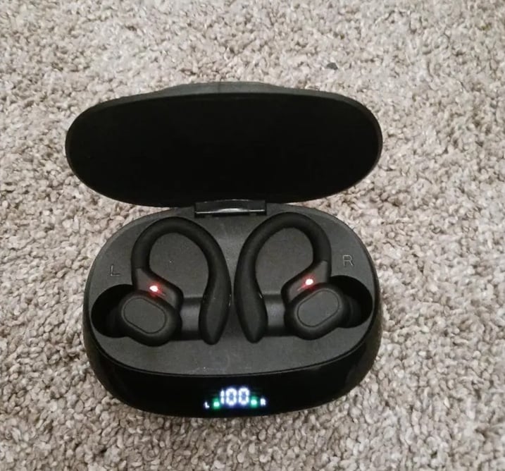 True Wireless Earbuds (Black) - detail