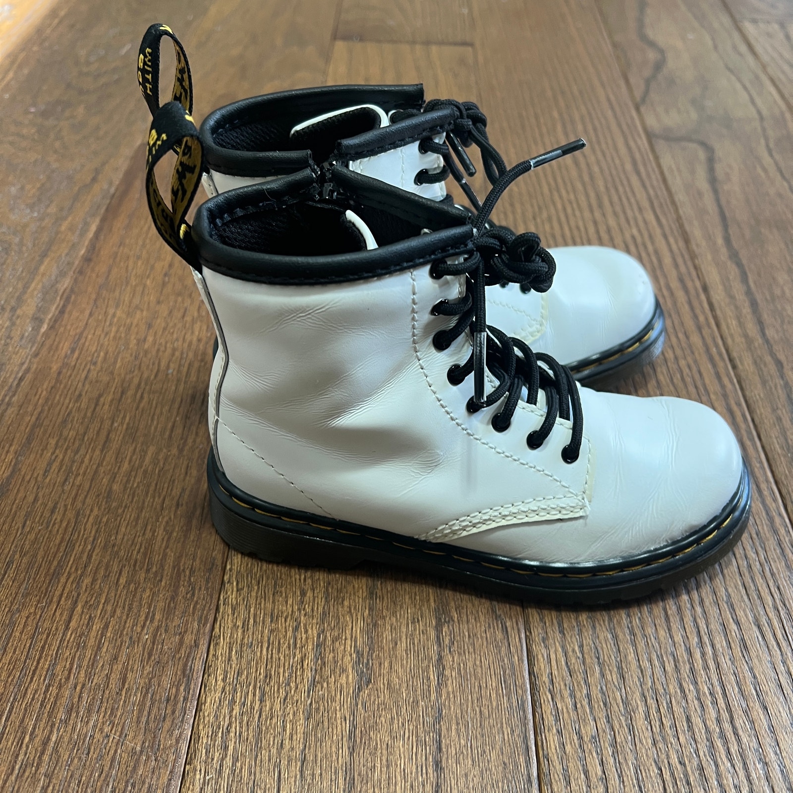 Dr. Marten’s 1460 Kids size 10 Toddler Optic White lace up and zip up Boots