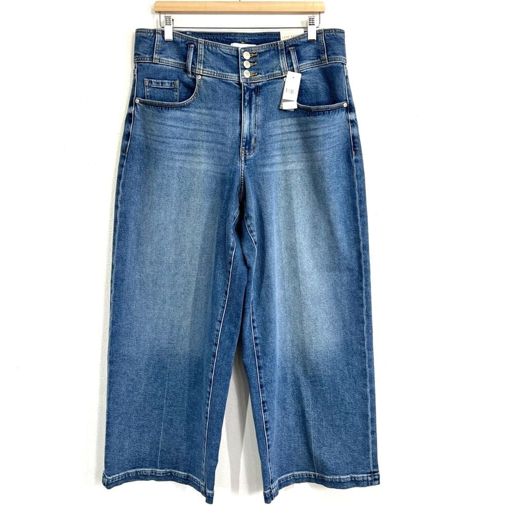 Lane Bryant Ultra High-Rise Signature Fit Wide- Leg Size 14S Denim Jeans Retro