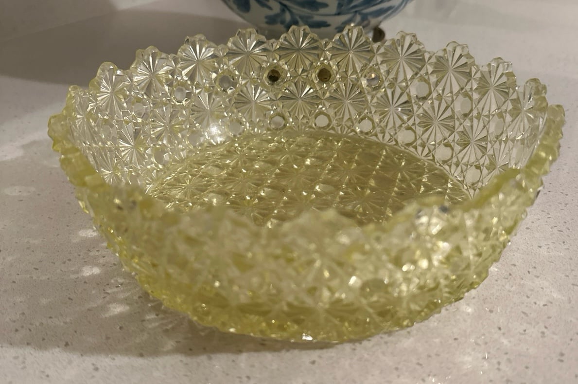 Vintage rare Daisy and button Vaseline glass bowl
