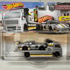 Hot Wheels Legends Tour Team Transport Fleet Street Porsche 934.5