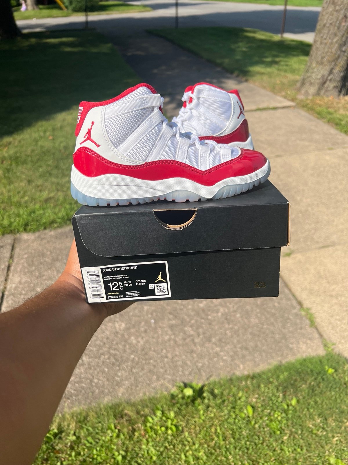Air Jordan 11 PS Cherry Size 12.5c