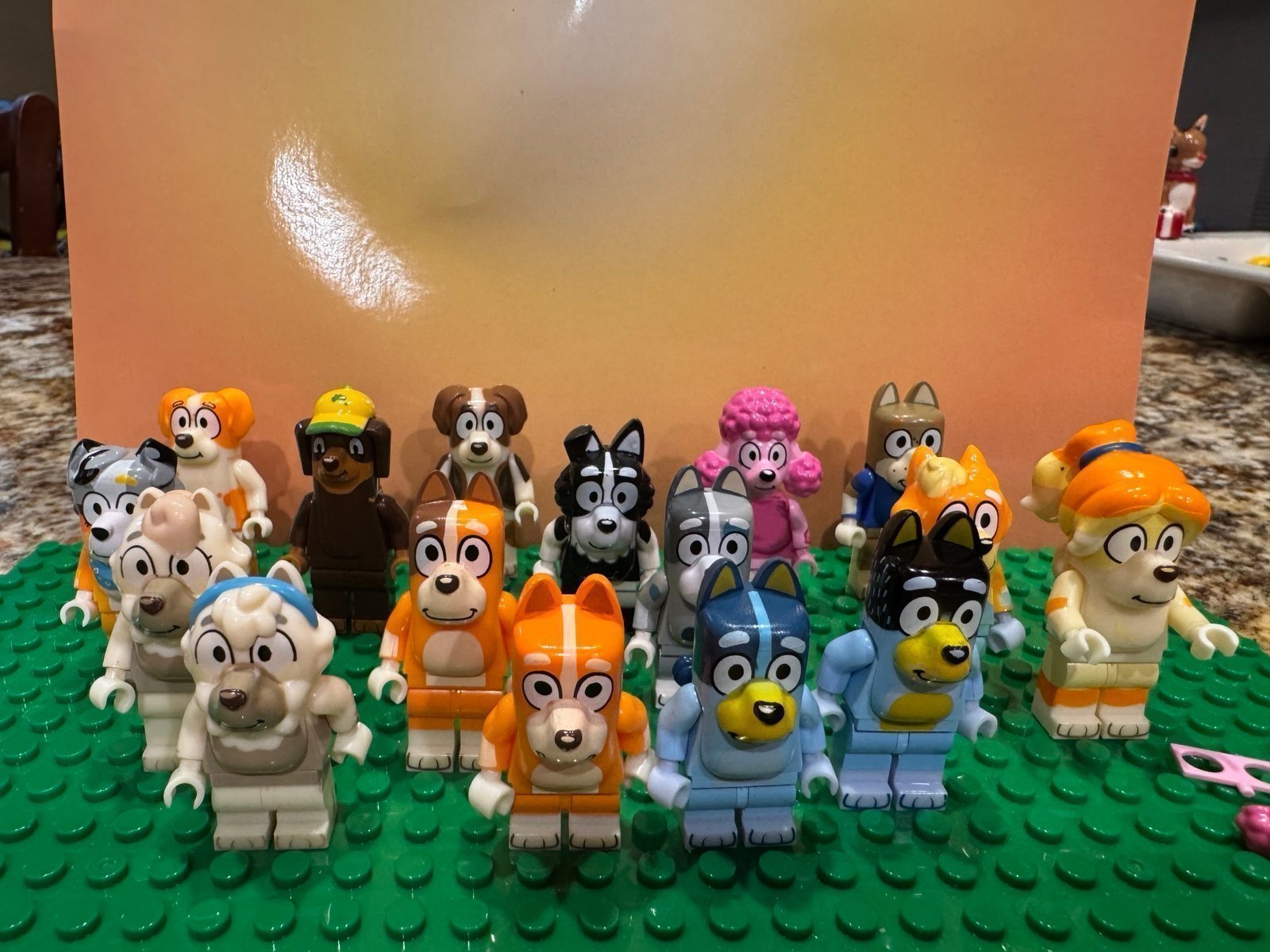 16 Bluey Friends dog minifigure set