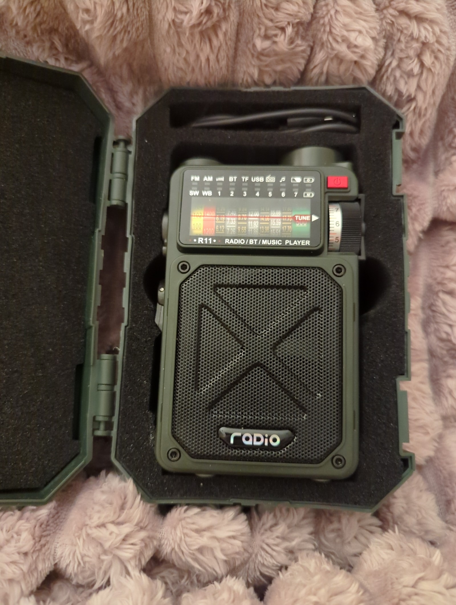 shortwave Portable Emergency Radio with Bluetooth solar powered crank powered