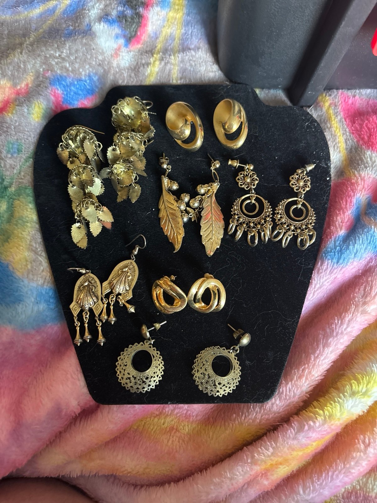 Lot of vintage earrings