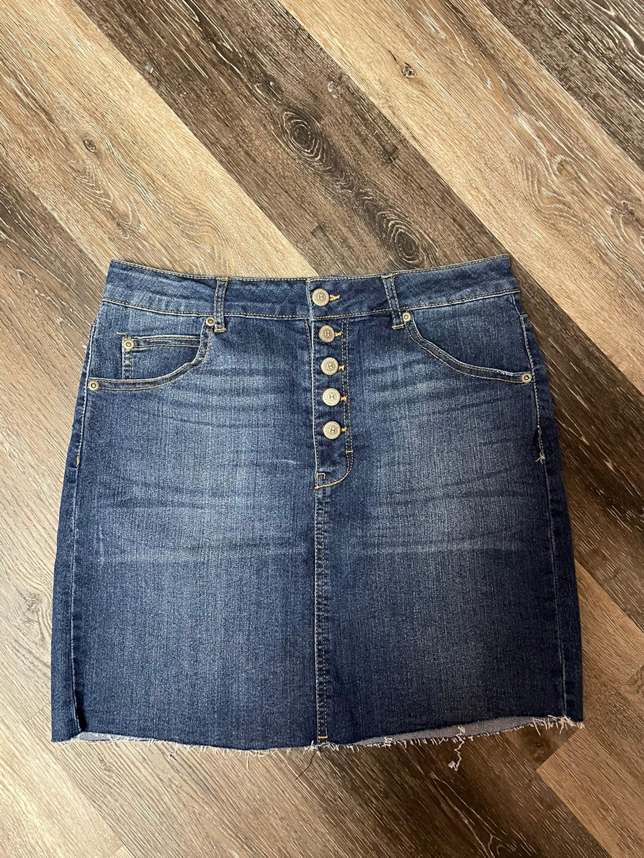 Denim skirt