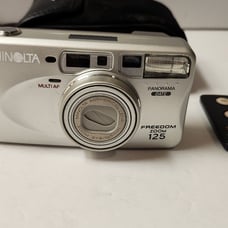 Minolta Freedom Zoom 125 Panorama Date Film Point and Shoot Camera