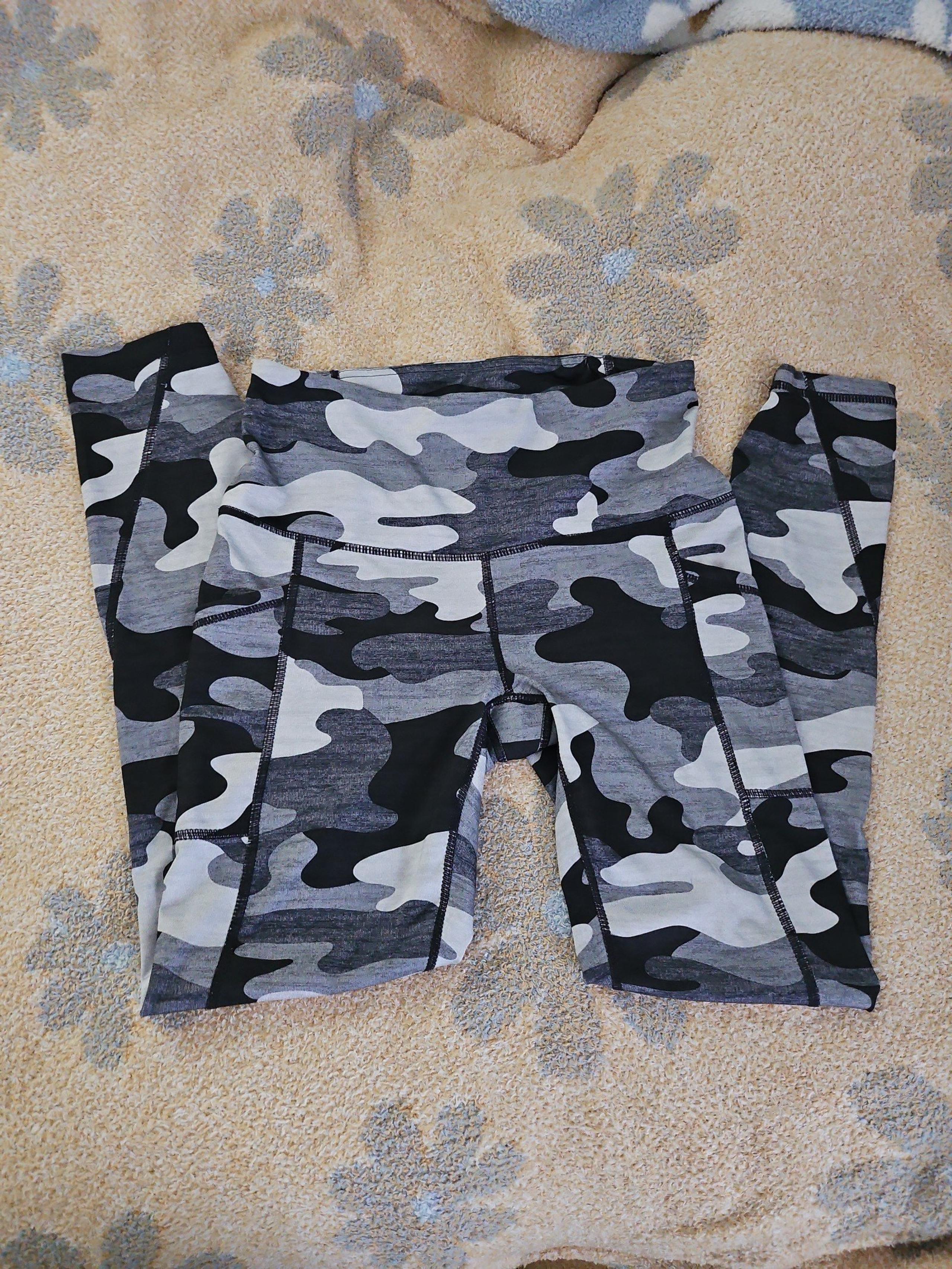 Women Reebok camo sport leggings