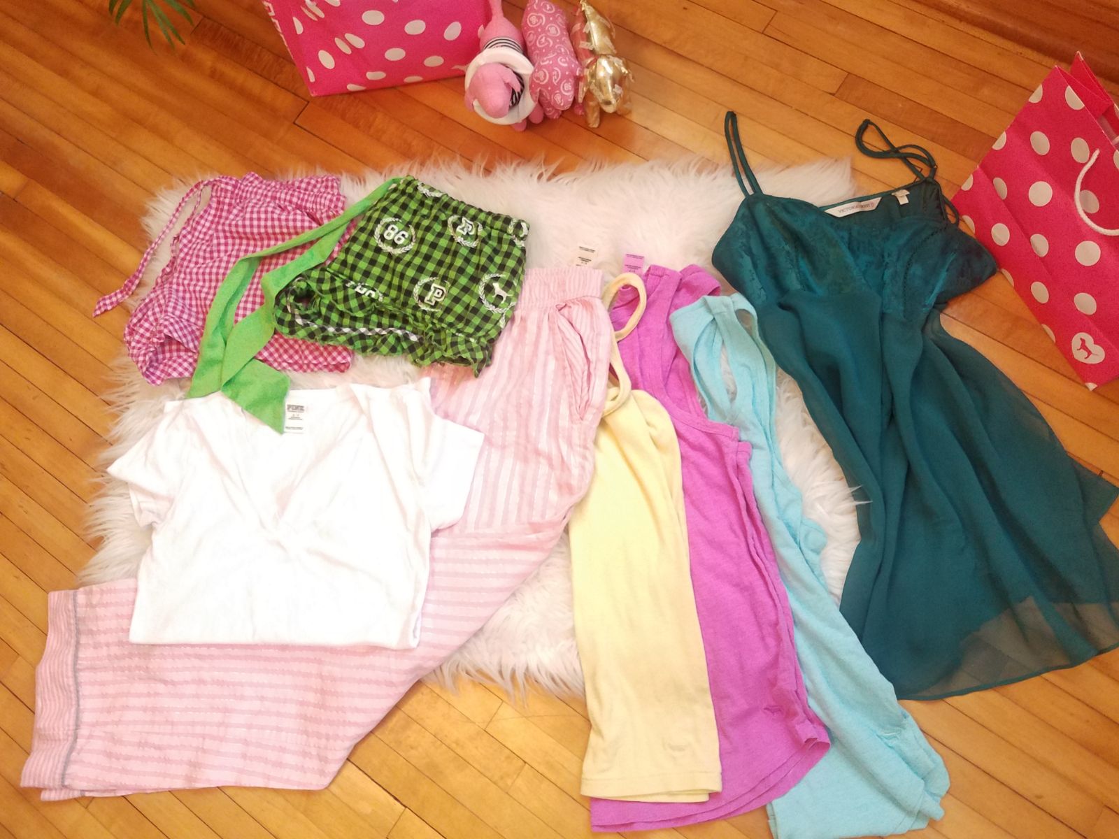 VS/PINK SLEEPWEAR/PAJAMA BUNDLE SMALL