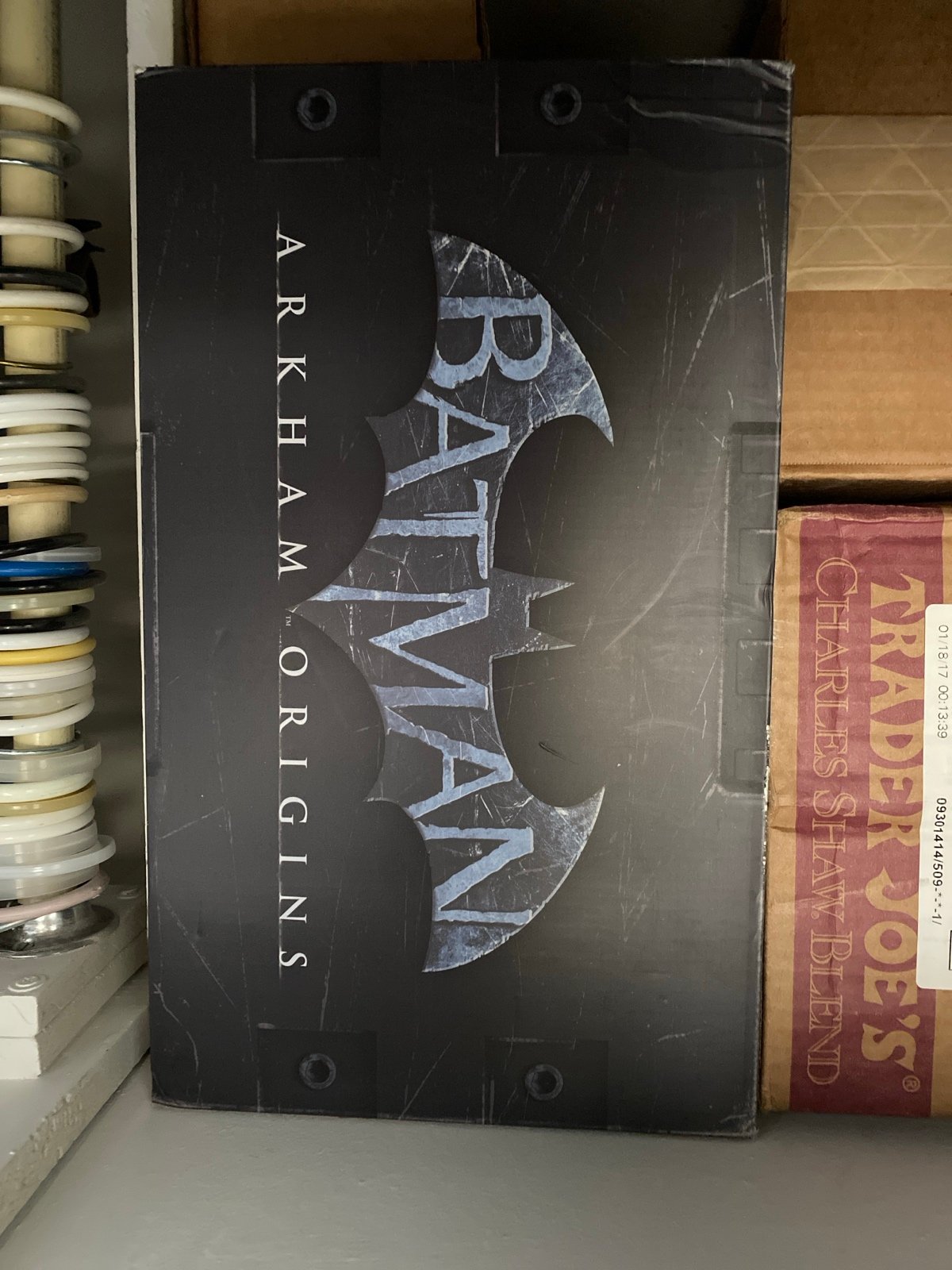 Batman Arkham origins collectors edition no antennae on the TVs
