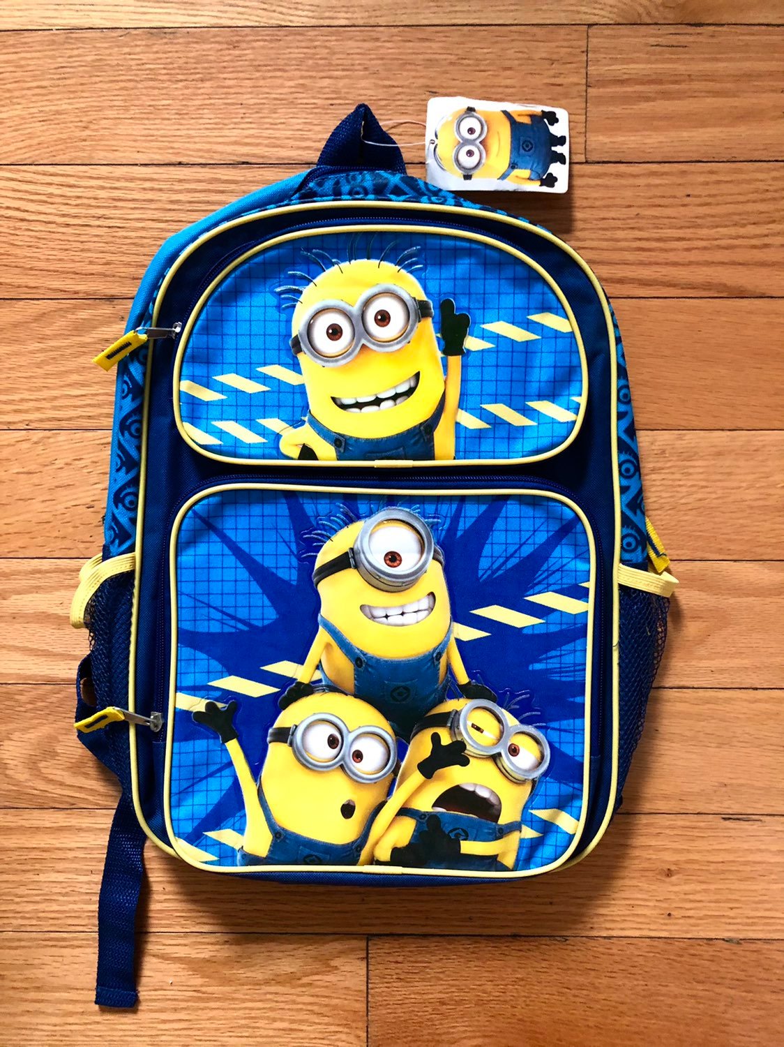 minions backpack(only one)