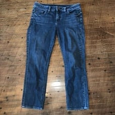 Silver Suki dark wash 31x23.5 capri jeans
