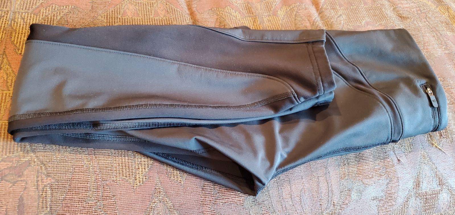 Lululemon size 4 pants