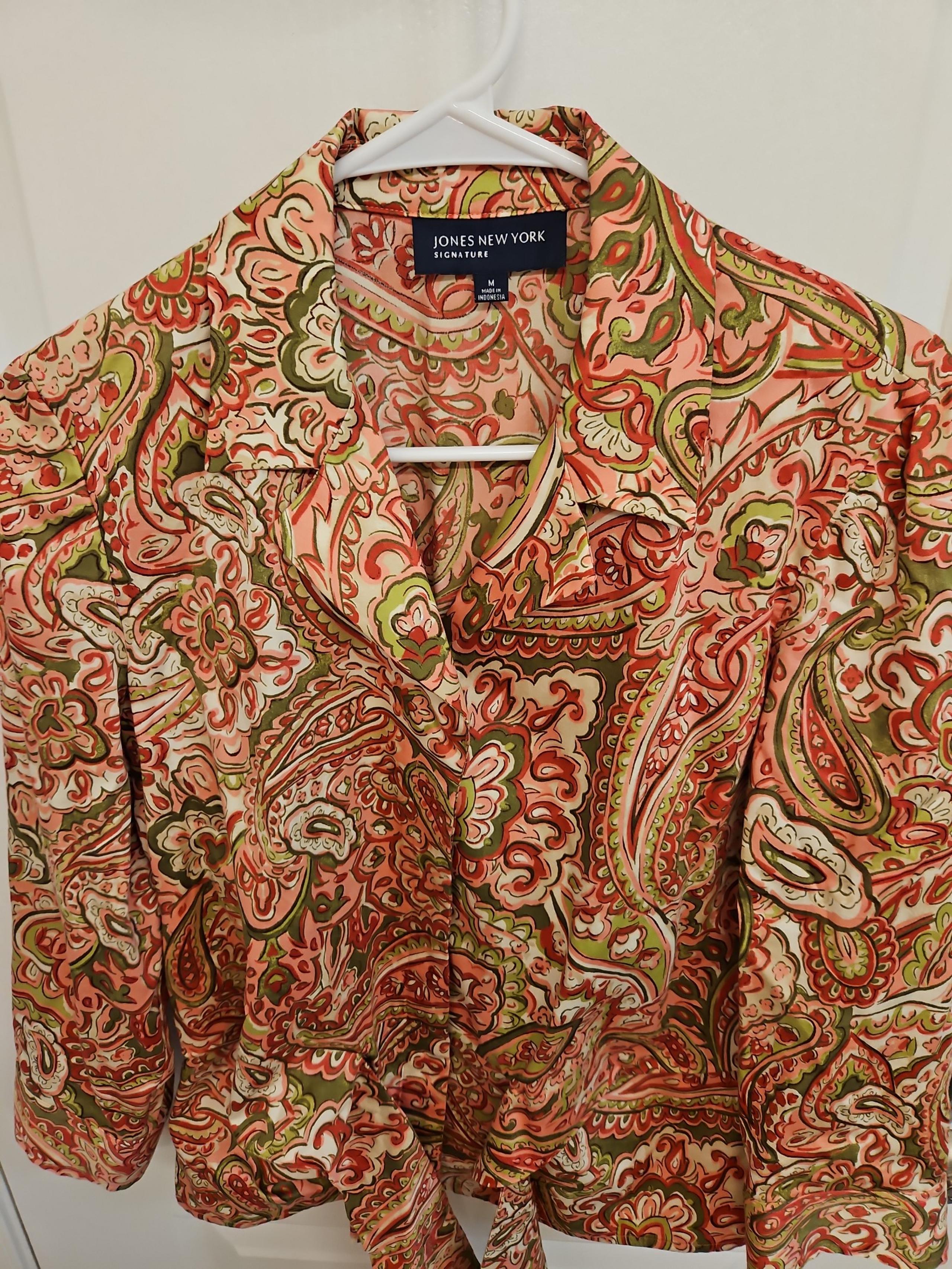 WOMENS SIZE MEDIUM JONES OF NEW YORK BUTTON DOWN BLOUSE