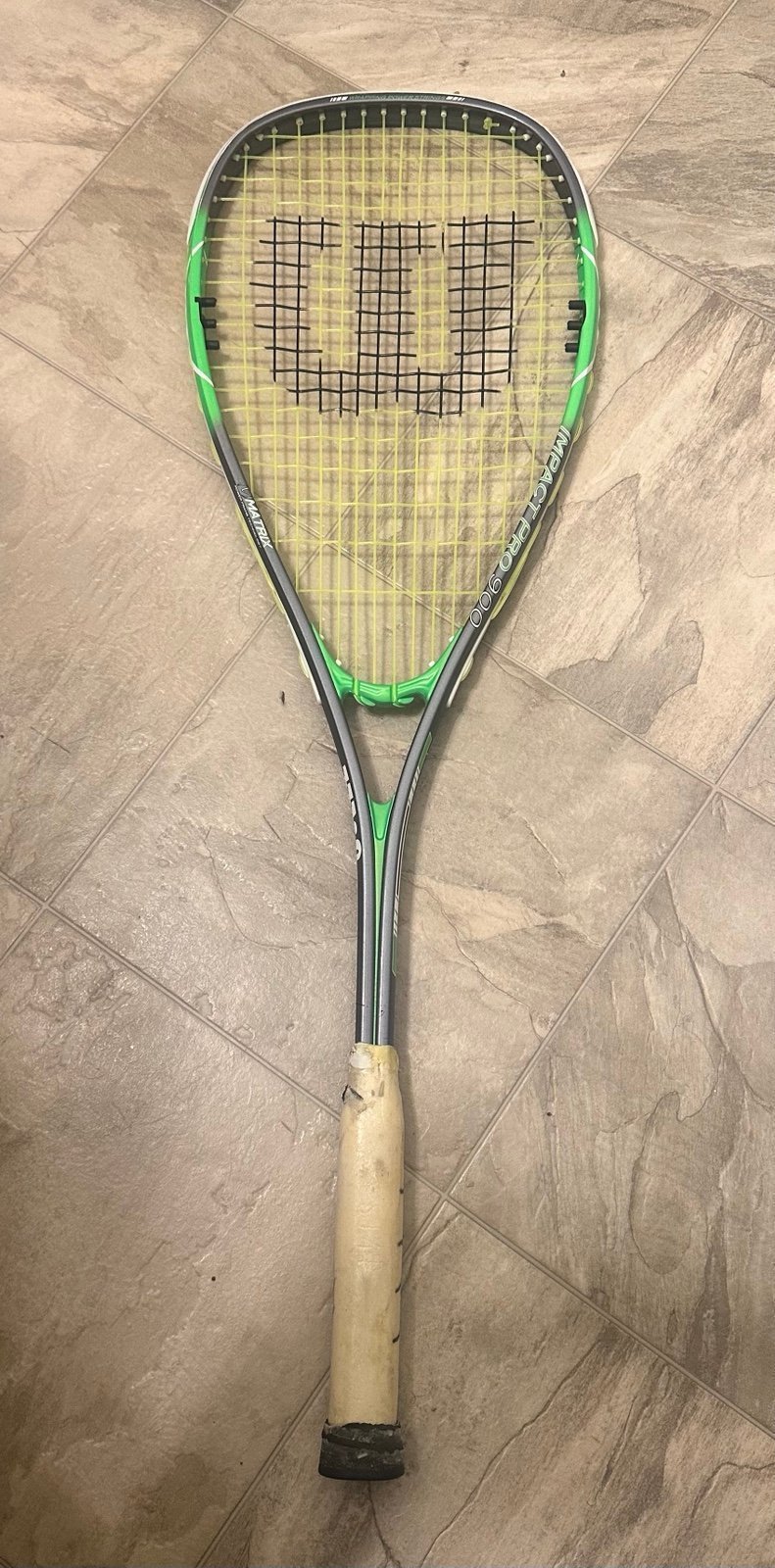 Wilson IMPACT PRO 900 Squssh Racquet