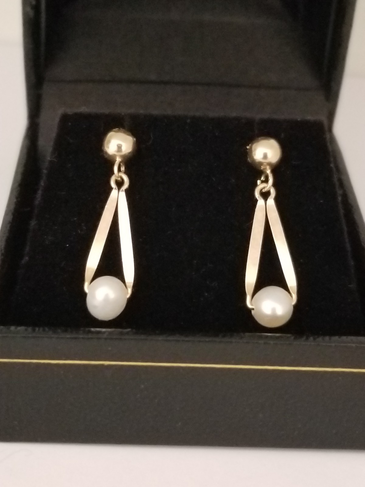 14K Gold Pearl Dangling Earrings