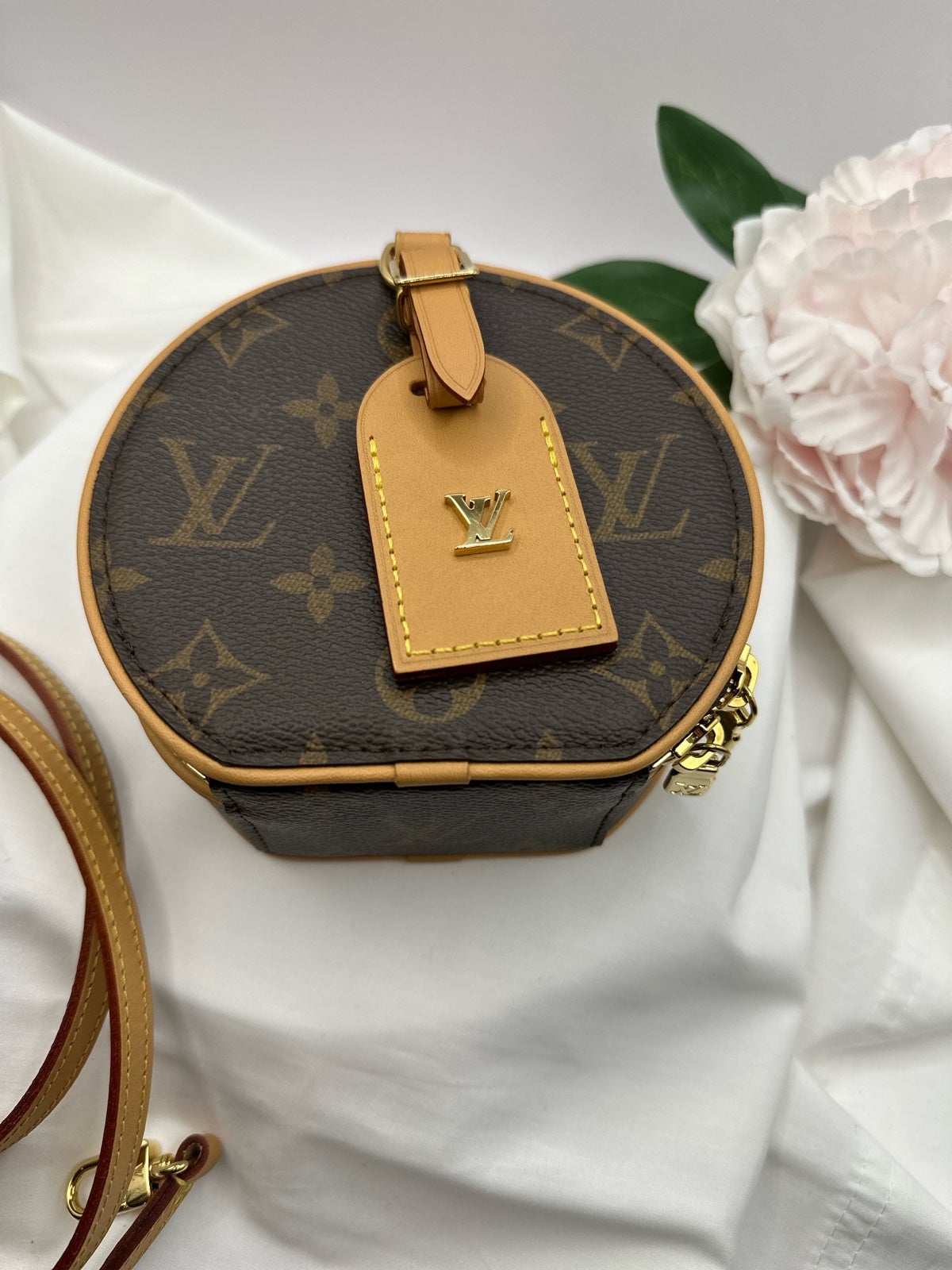 Louis Vuitton Boite chapeau small bag with strap