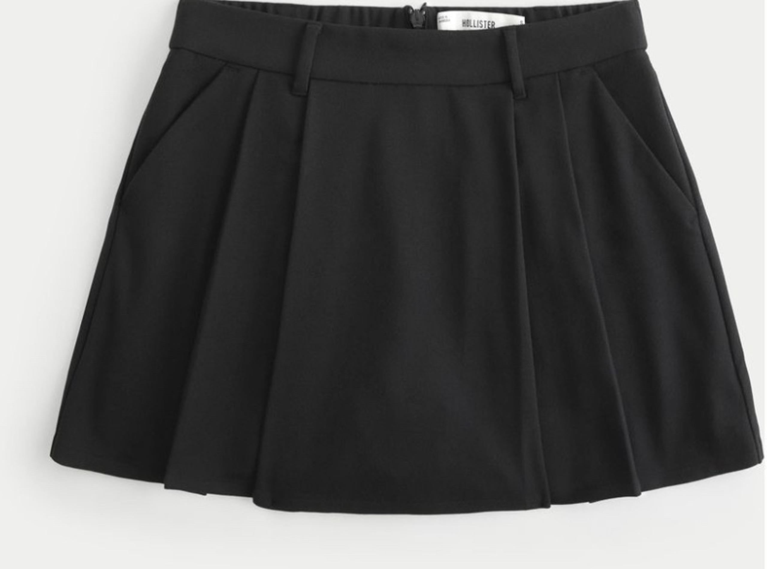 NWT Hollister Skort