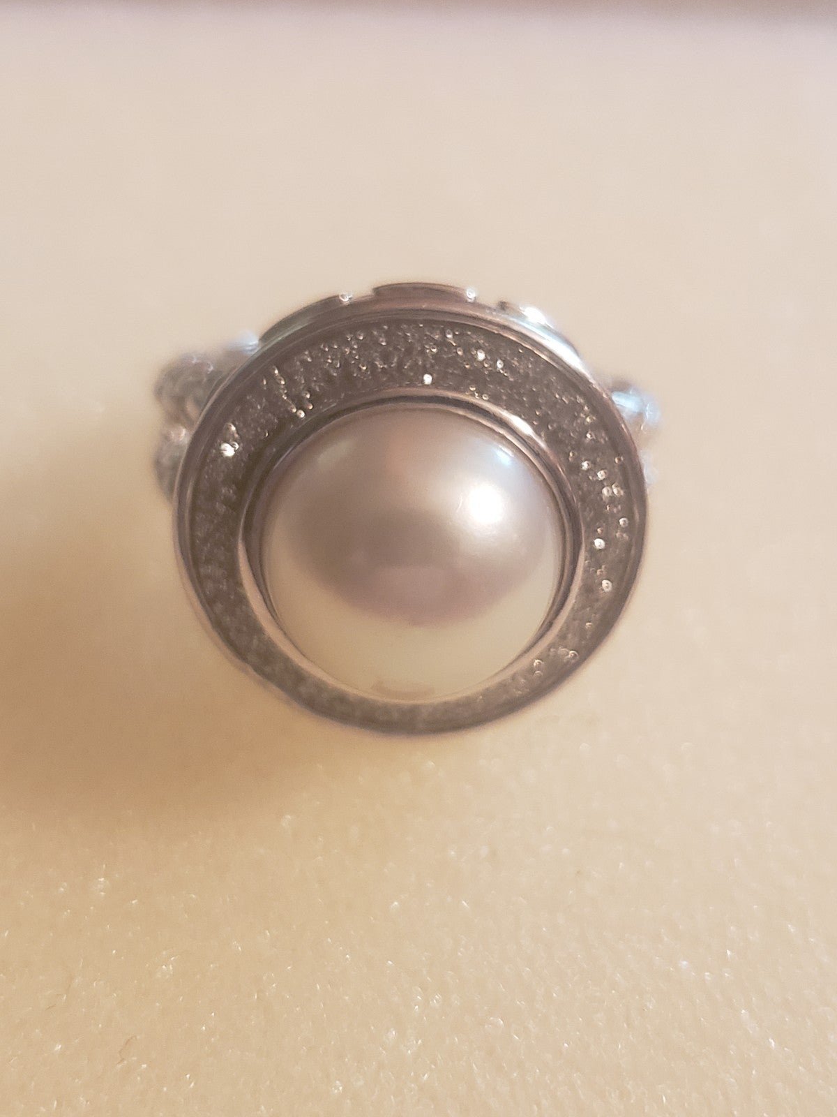 Stunning women's pearl ring AE designed piece