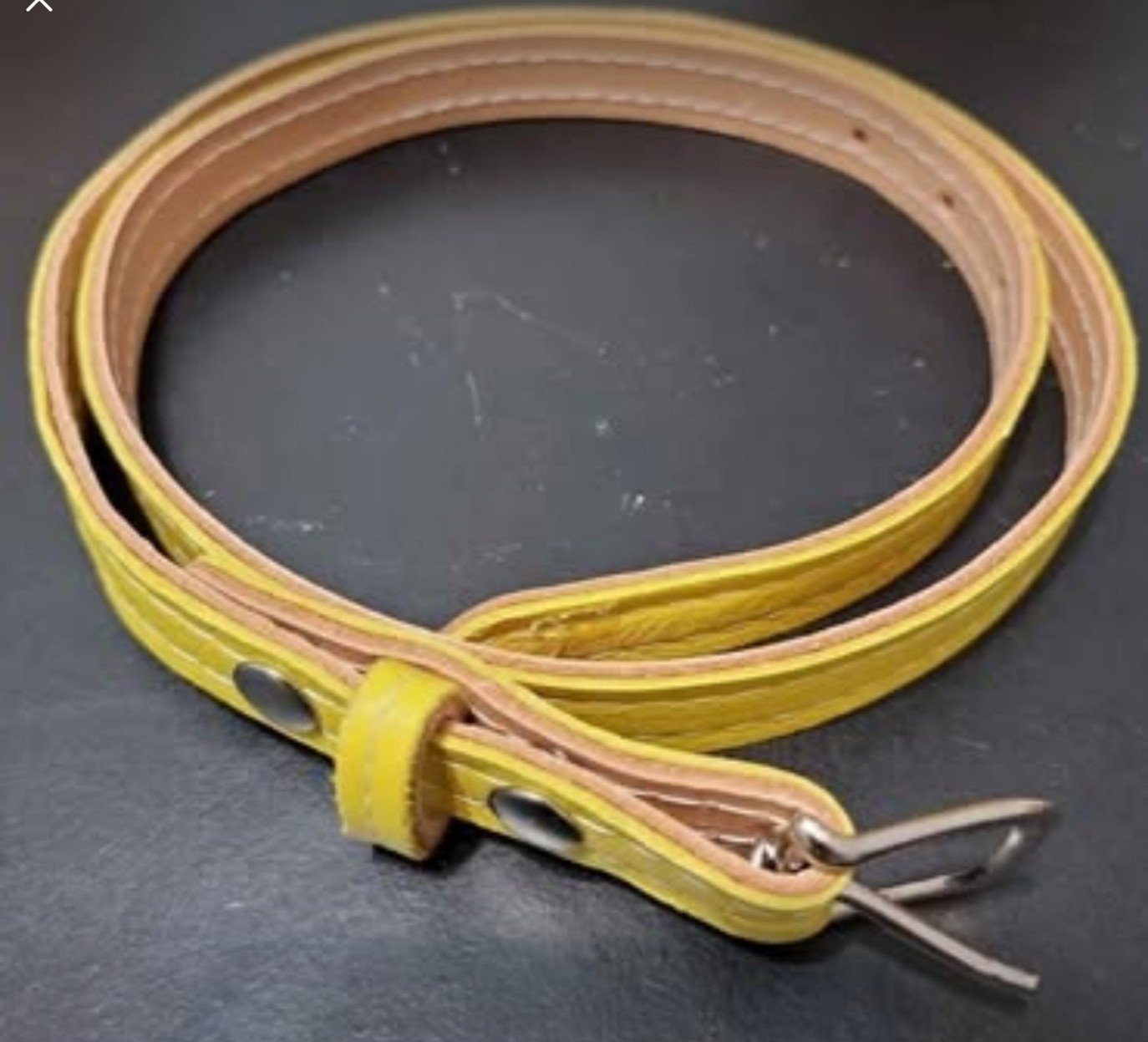 Size Women's dress belt 33 inches in length in orange