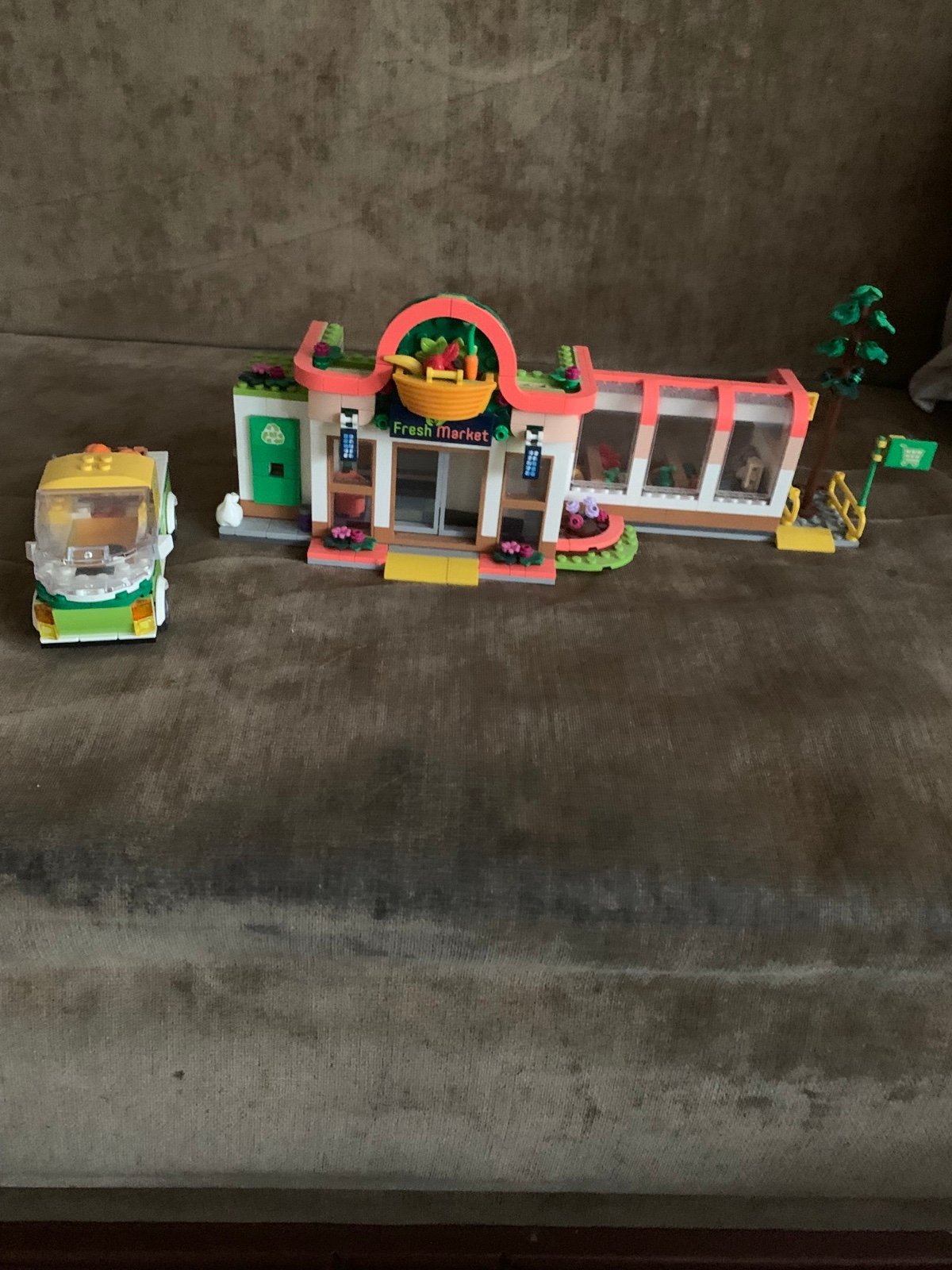 Lego friends organic grocery store