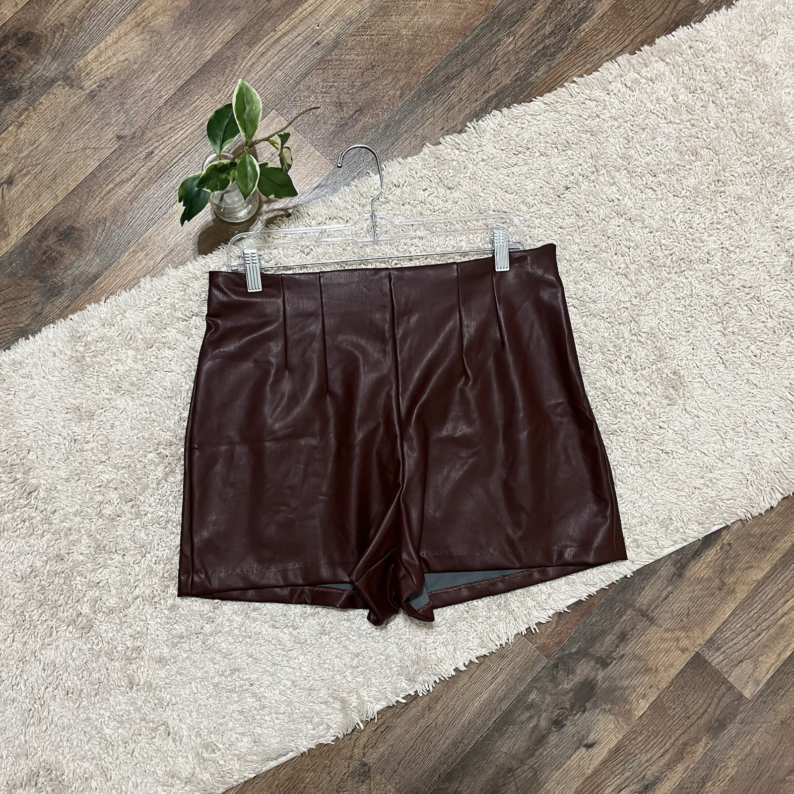Express Size 10 Brown Faux Leather Pleated High Rise Shorts NWOT