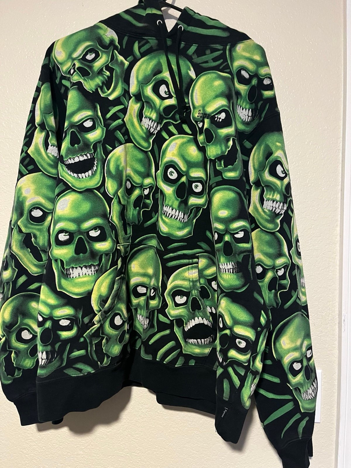 Supreme hoodie