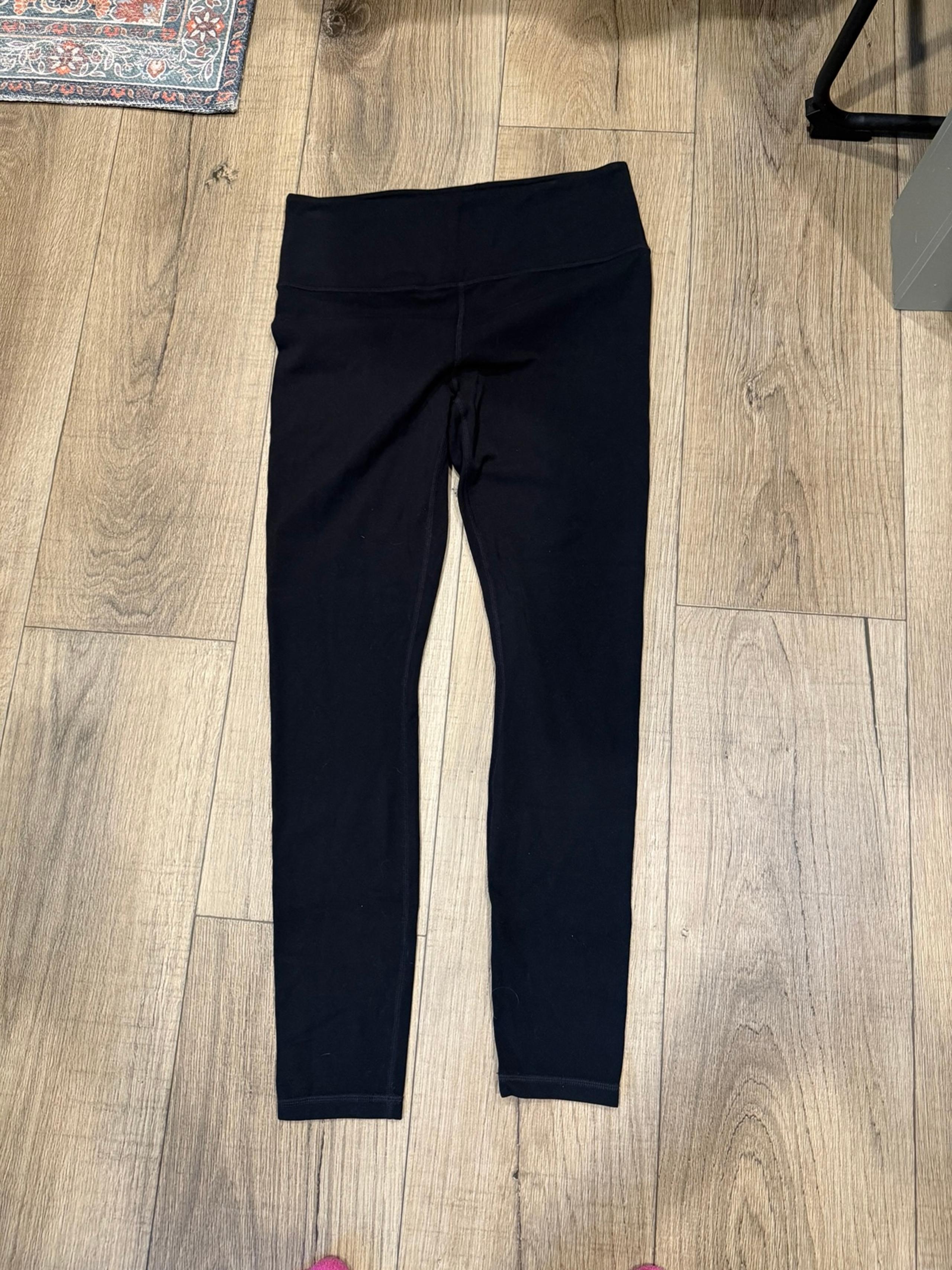 Athleta women’s medium athletic leggings