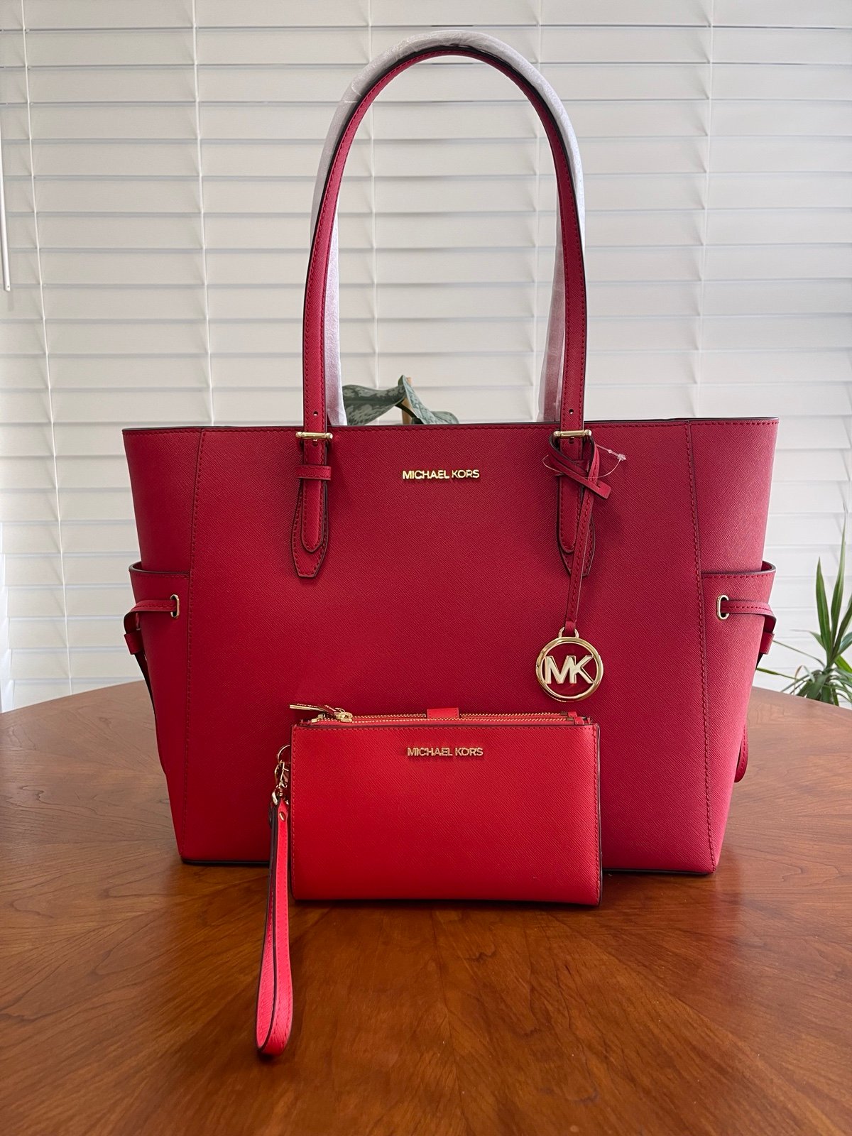 Micheal Kors purse and wallet