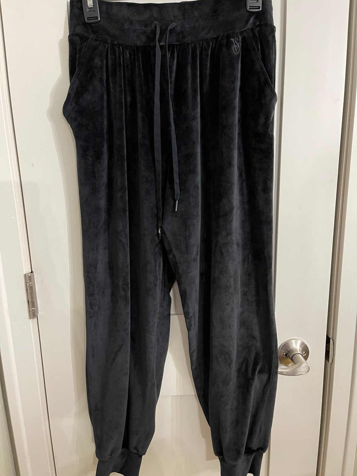 Victoria’s Secret Black Velour Sweatpants Joggers Medium Lounge Pant College