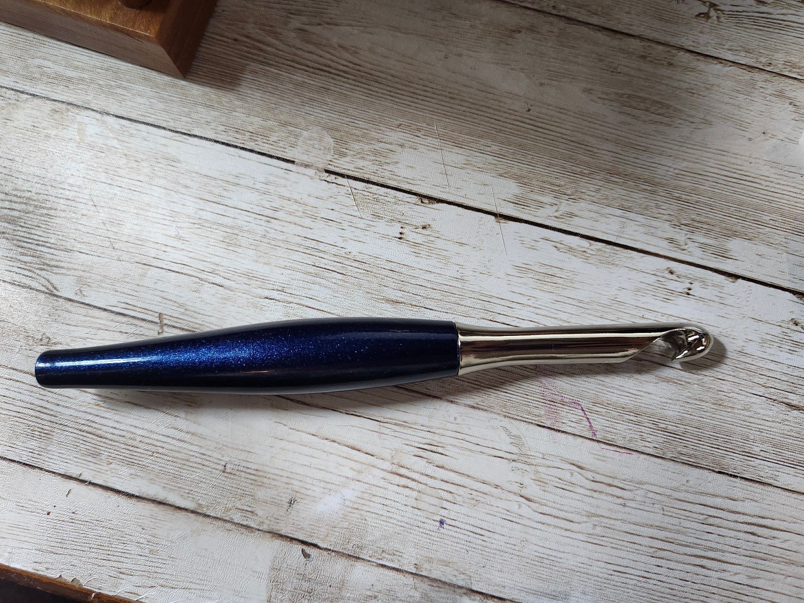 Furls Odyssey crochet hook Navy 9.00mm (N)