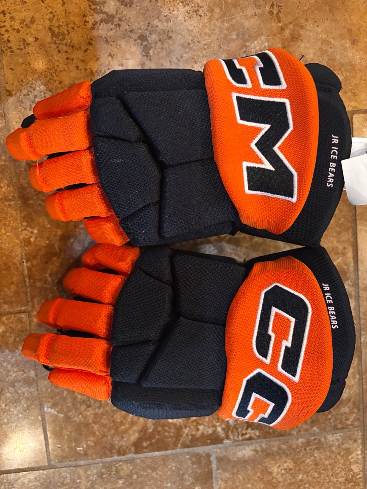 Youth hockey gloves
