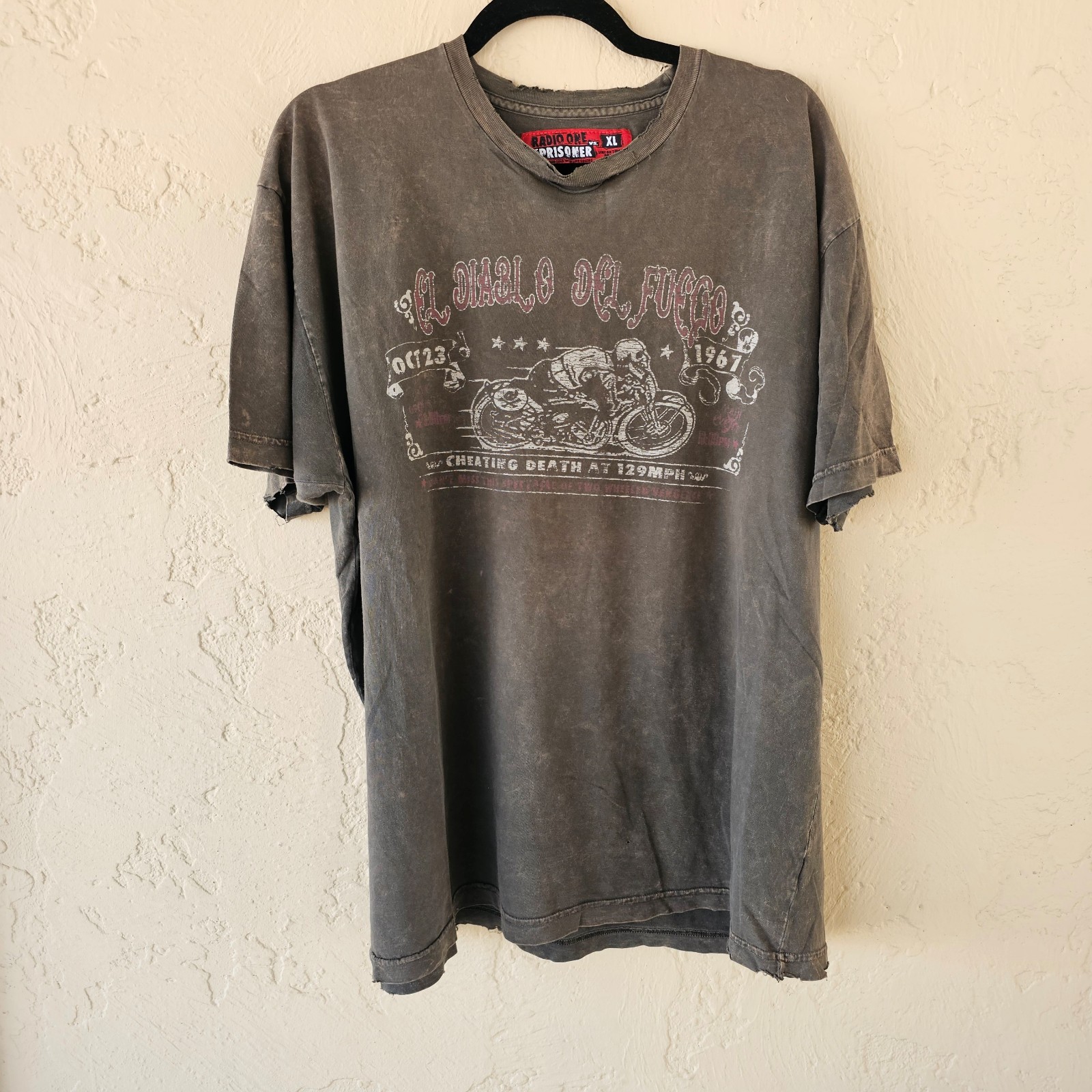 Vintage Y2K Radio One Vs The Prisoner El Diablo Del Fuego Distressed T Shirt XL
