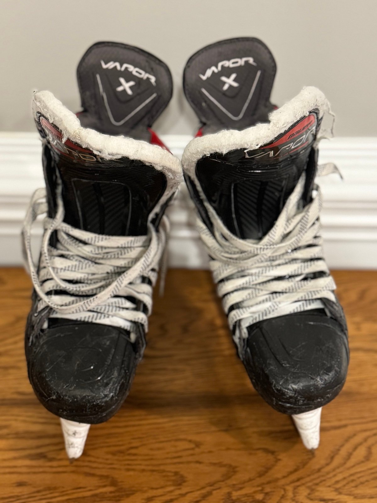 BAUER VAPOR BRAND~Hockey Ice Skates, Size 6, Black, Winter Sports Gear/Equipment