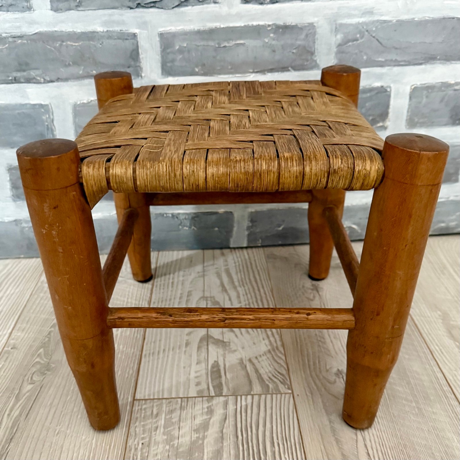VINTAGE HAND WOVEN WEAVE RATTAN WALNUT FOOTSTOOL/BENCH EXCELLENT CONDITION
