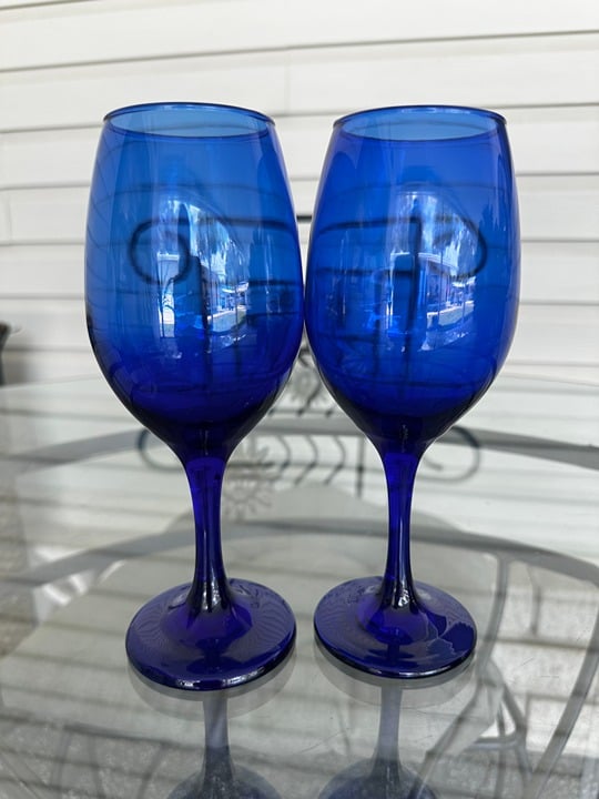 Vintage Modern Libbey Cobalt Blue Pair of Stemmed Seemless 8 Tall 12oz