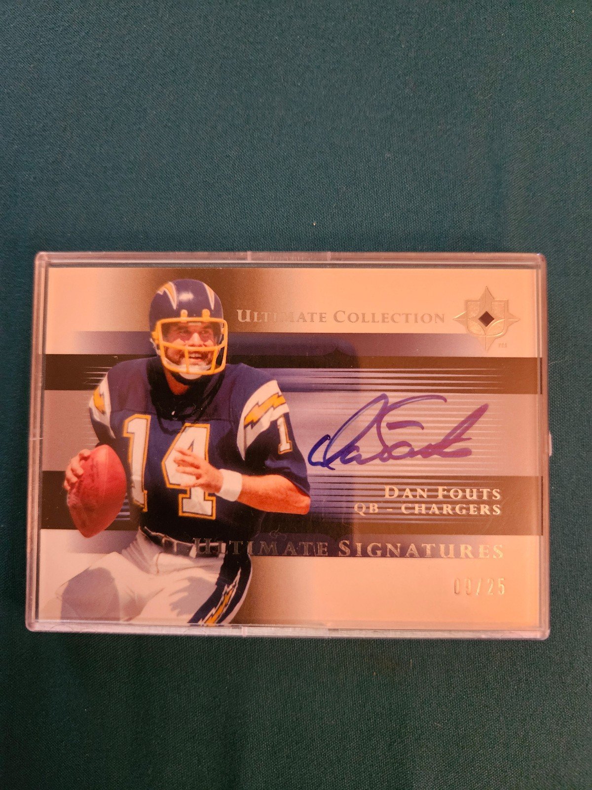 2005 Upper Deck Ultimate Collection Dan Fouts HOF on Card Auto 09/25 Nm/m