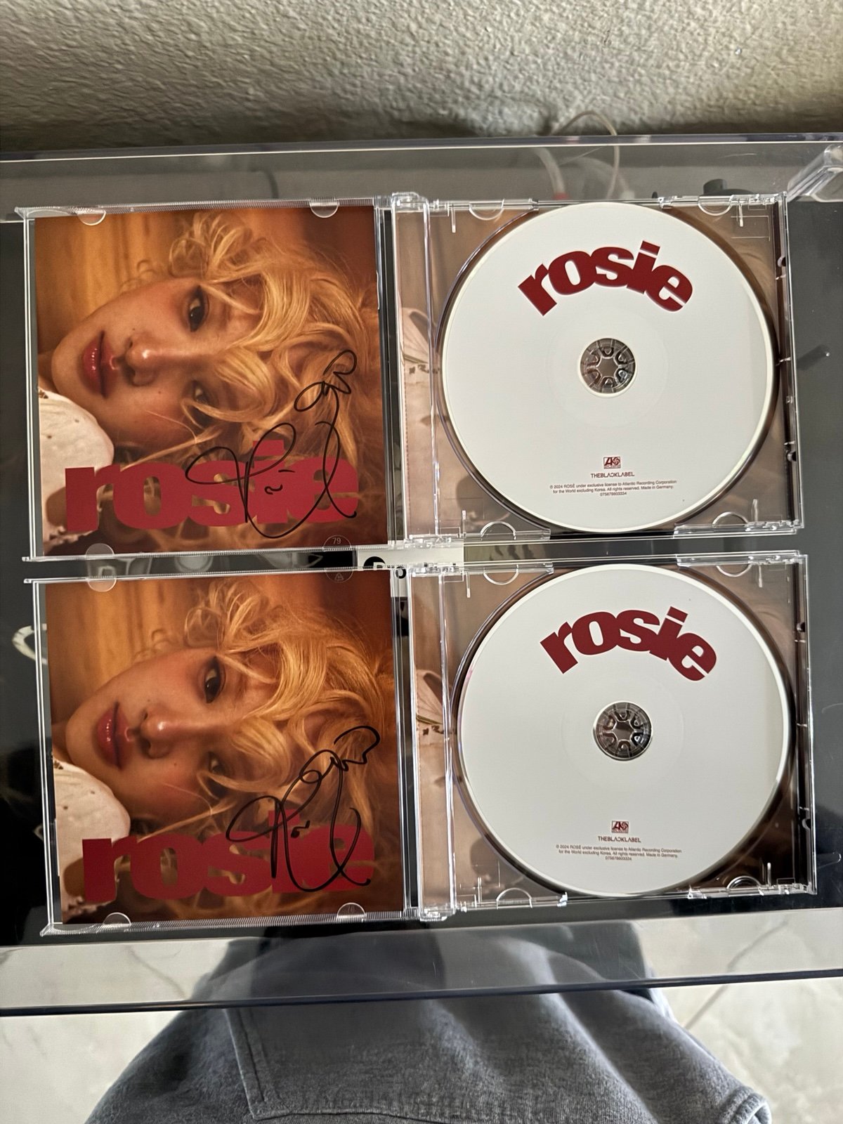 BLACKPINK Rosé Rosie signed CD